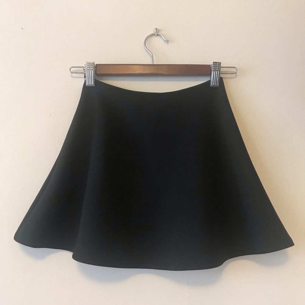 🎉 AMERICAN APPAREL BLACK SKIRT 🎉